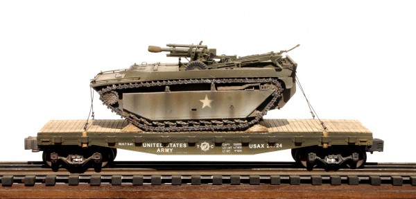 US Army LVT-4 w/105 Howitzer Load on 42′ Flat Car USAX 24724(BSA8.1-FC3.2USA)_Operates on 3-Rail “O”Gauge track