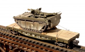 BSA8.1-FC3.2USA_LVT4w:105mm Howitzer Load on 42' Flat Car~3_0185