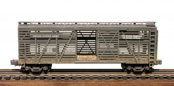 US Army 40′ Cavalry O.B. Stock Car with Straw Bedding USAX 26726(SC12.2USA)_Operates on 3-Rail “O”Gauge track • Available Today • (CTN 3)